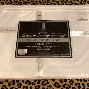 White twin sheet set. Brand New!
